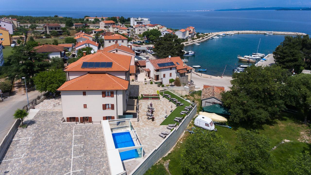 Villa Aria Malinska Exterior photo